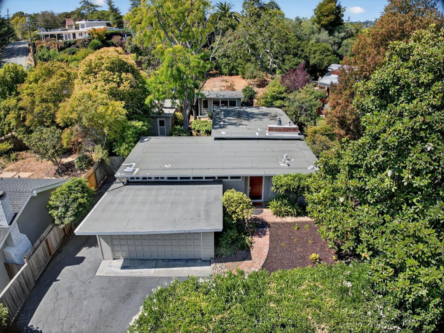 Detail Gallery Image 33 of 43 For 832 Holly Rd, Belmont,  CA 94002 - 3 Beds | 2 Baths