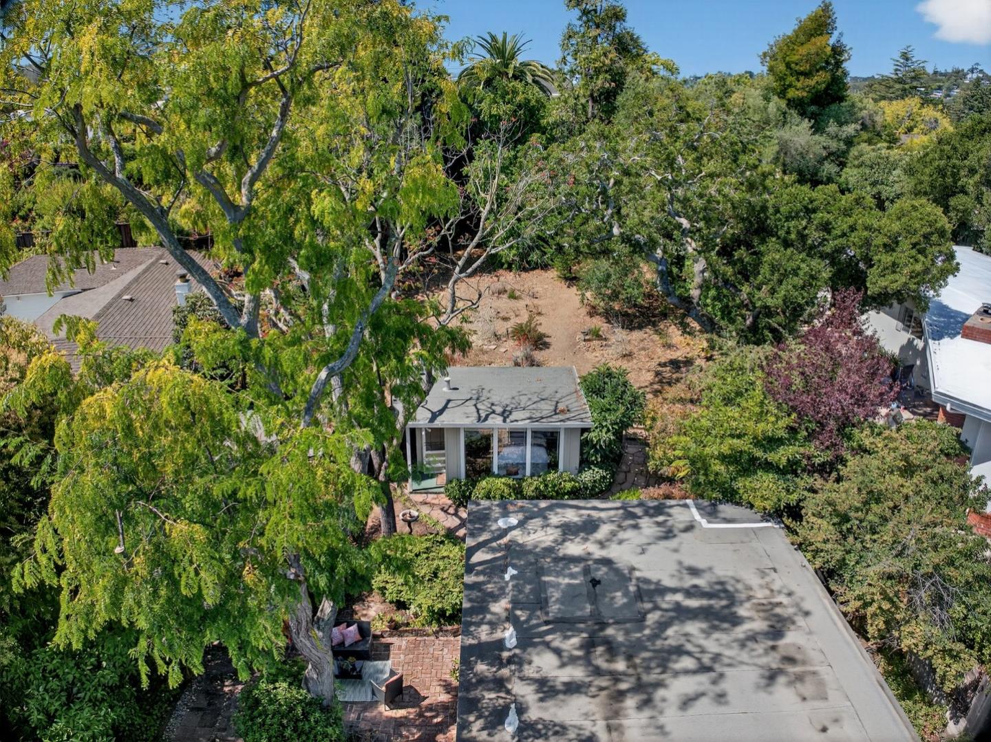 Detail Gallery Image 35 of 43 For 832 Holly Rd, Belmont,  CA 94002 - 3 Beds | 2 Baths