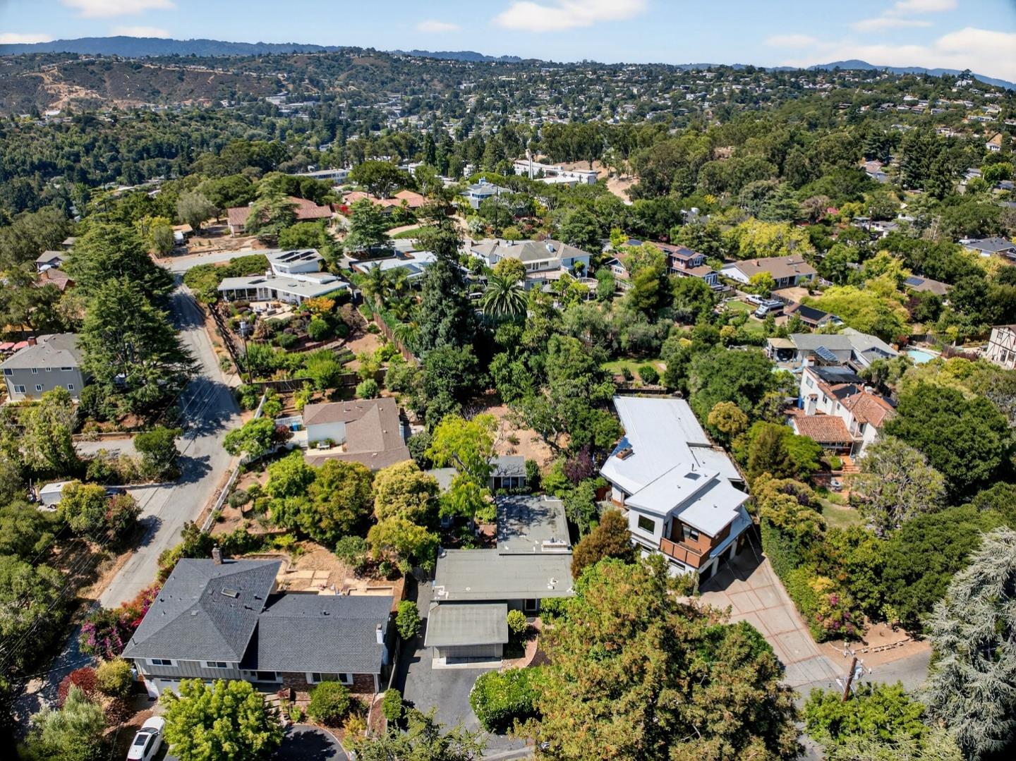 Detail Gallery Image 37 of 43 For 832 Holly Rd, Belmont,  CA 94002 - 3 Beds | 2 Baths
