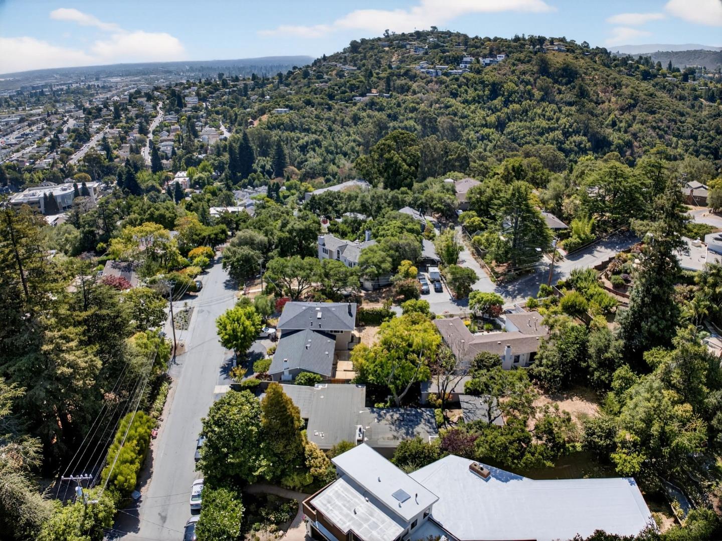 Detail Gallery Image 39 of 43 For 832 Holly Rd, Belmont,  CA 94002 - 3 Beds | 2 Baths