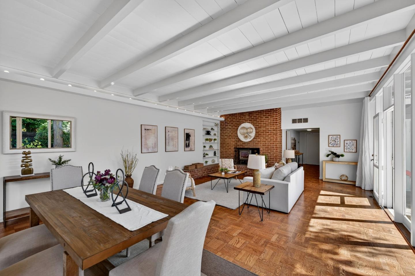 Detail Gallery Image 9 of 43 For 832 Holly Rd, Belmont,  CA 94002 - 3 Beds | 2 Baths