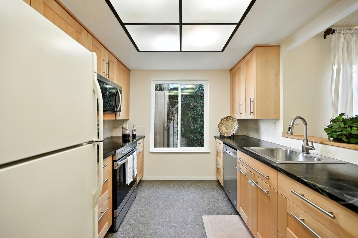 Detail Gallery Image 5 of 48 For 34878 Oyster Bay Ter, Fremont,  CA 94555 - 2 Beds | 2 Baths