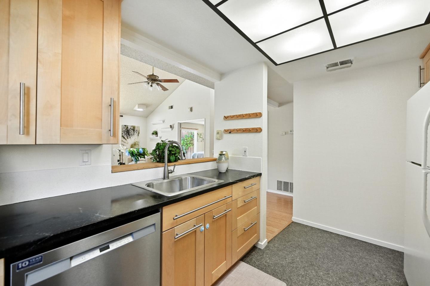 Detail Gallery Image 7 of 48 For 34878 Oyster Bay Ter, Fremont,  CA 94555 - 2 Beds | 2 Baths
