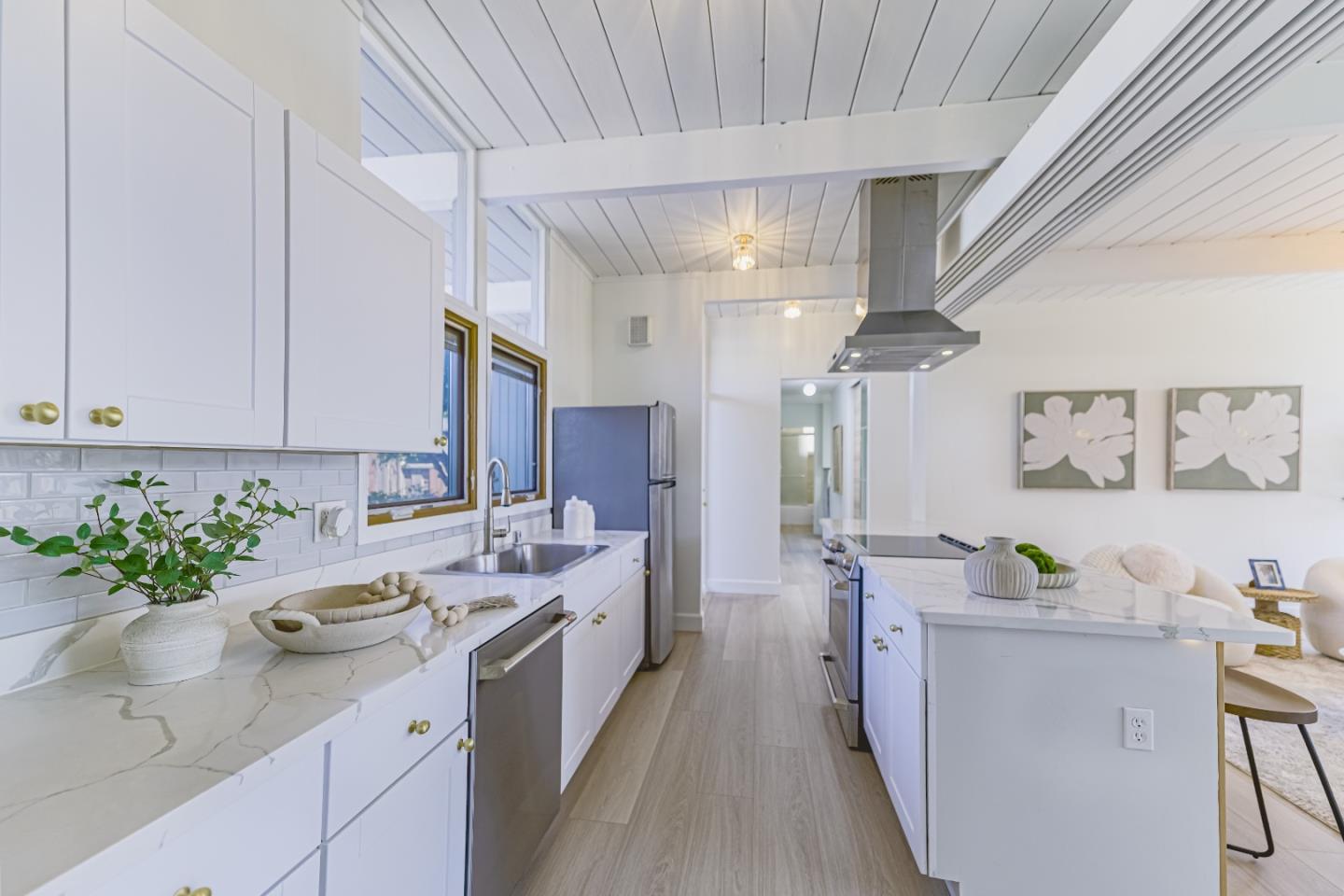 Detail Gallery Image 11 of 30 For 1663 Wolfe Dr, San Mateo,  CA 94402 - 4 Beds | 2 Baths