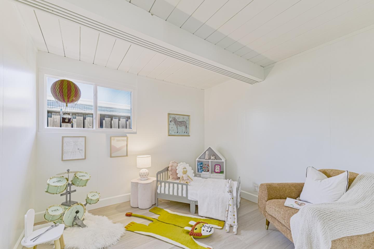 Detail Gallery Image 19 of 30 For 1663 Wolfe Dr, San Mateo,  CA 94402 - 4 Beds | 2 Baths