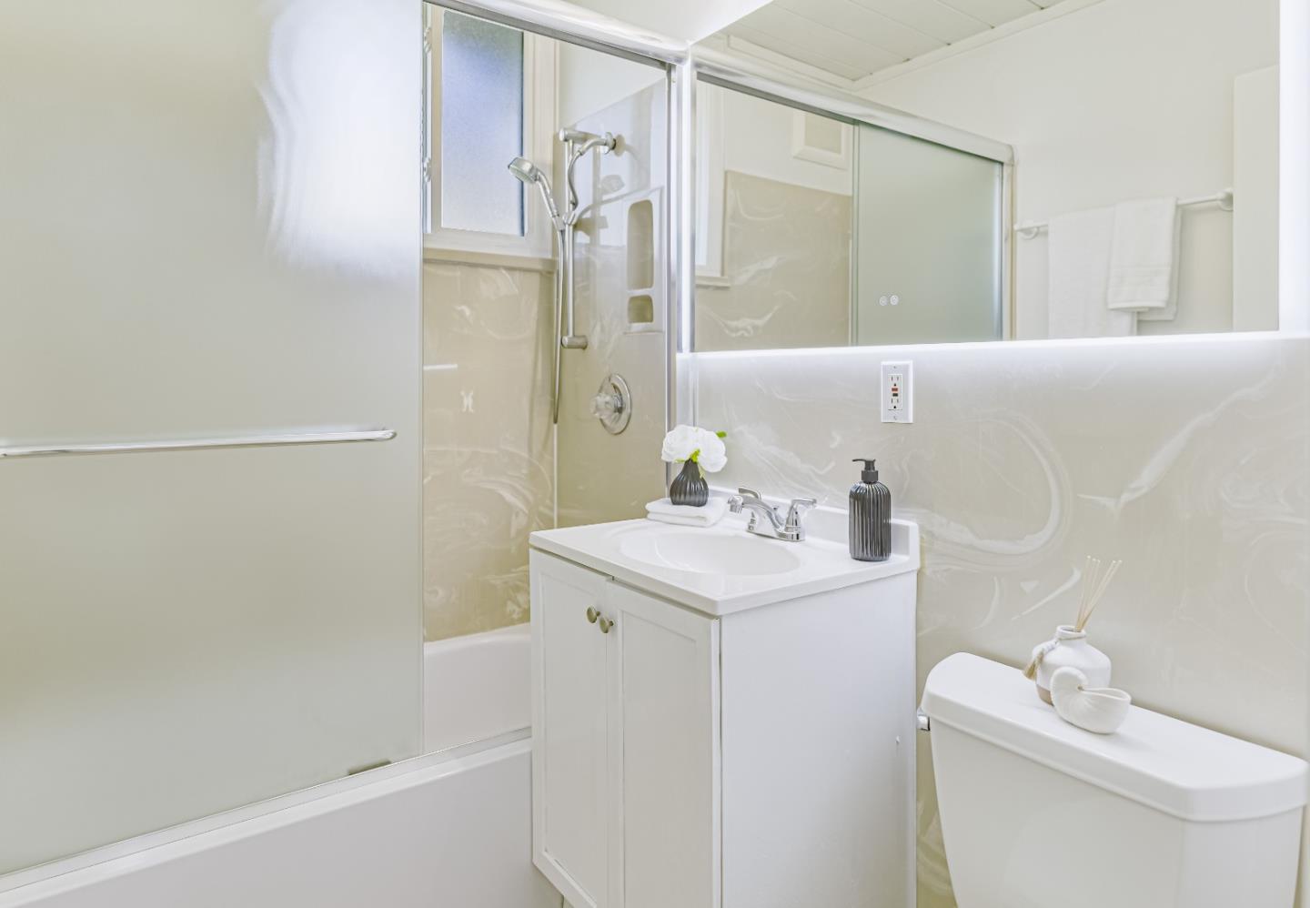 Detail Gallery Image 22 of 30 For 1663 Wolfe Dr, San Mateo,  CA 94402 - 4 Beds | 2 Baths