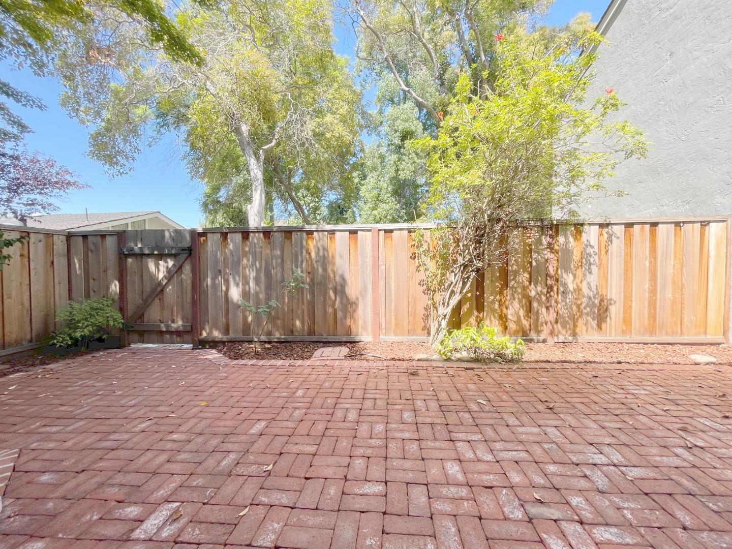 Detail Gallery Image 16 of 19 For 1369 Yukon Ter, Sunnyvale,  CA 94087 - 3 Beds | 2/1 Baths