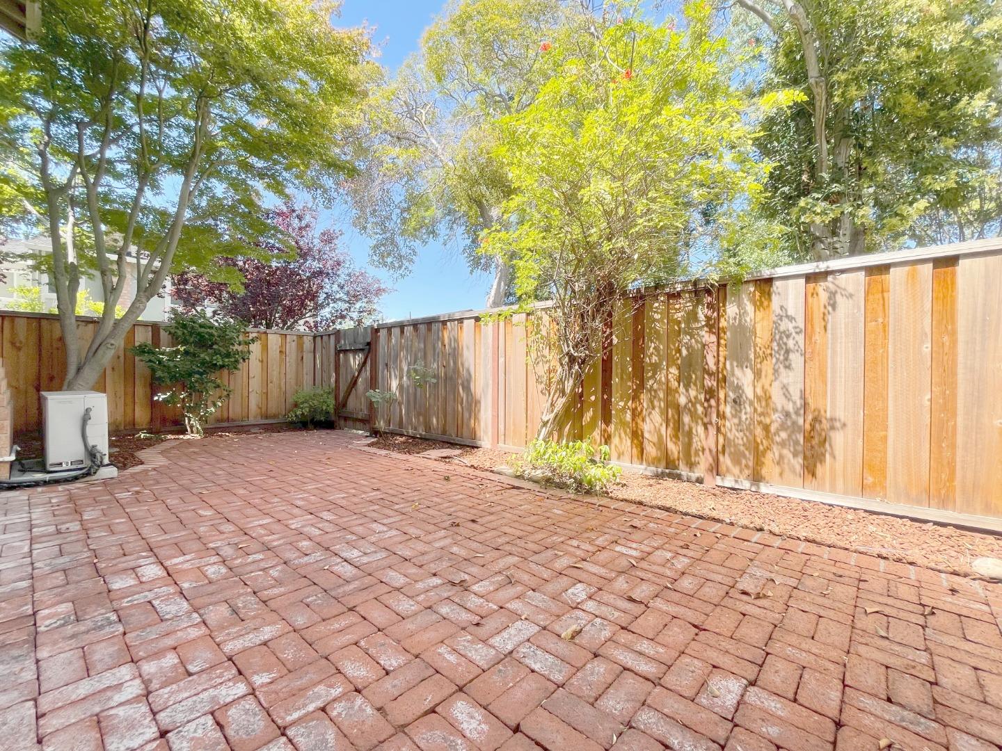 Detail Gallery Image 17 of 19 For 1369 Yukon Ter, Sunnyvale,  CA 94087 - 3 Beds | 2/1 Baths