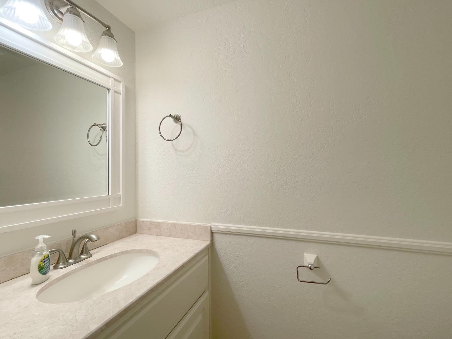 Detail Gallery Image 6 of 19 For 1369 Yukon Ter, Sunnyvale,  CA 94087 - 3 Beds | 2/1 Baths