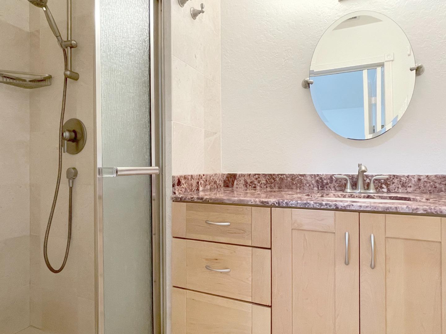 Detail Gallery Image 8 of 19 For 1369 Yukon Ter, Sunnyvale,  CA 94087 - 3 Beds | 2/1 Baths
