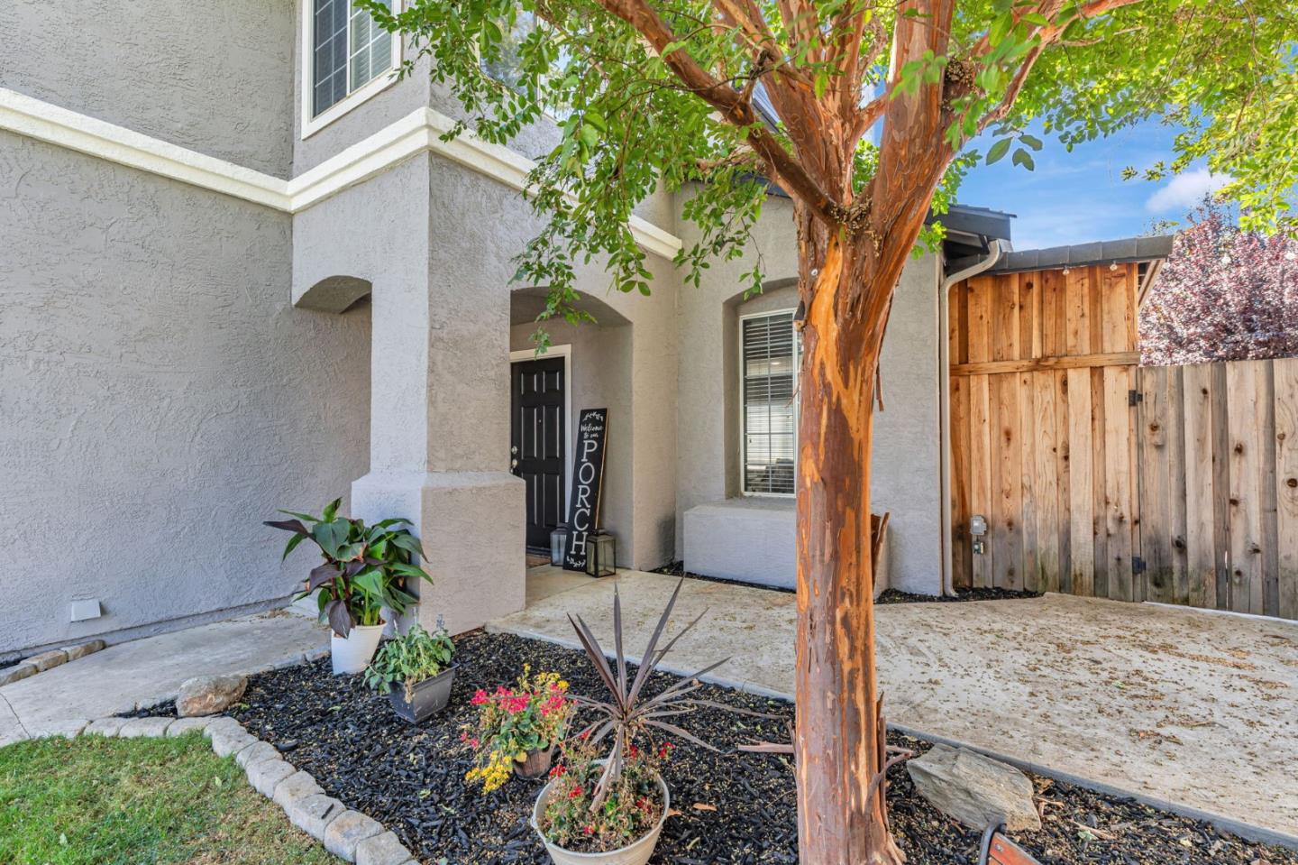 Detail Gallery Image 4 of 43 For 746 Alder St, Gilroy,  CA 95020 - 4 Beds | 2/1 Baths