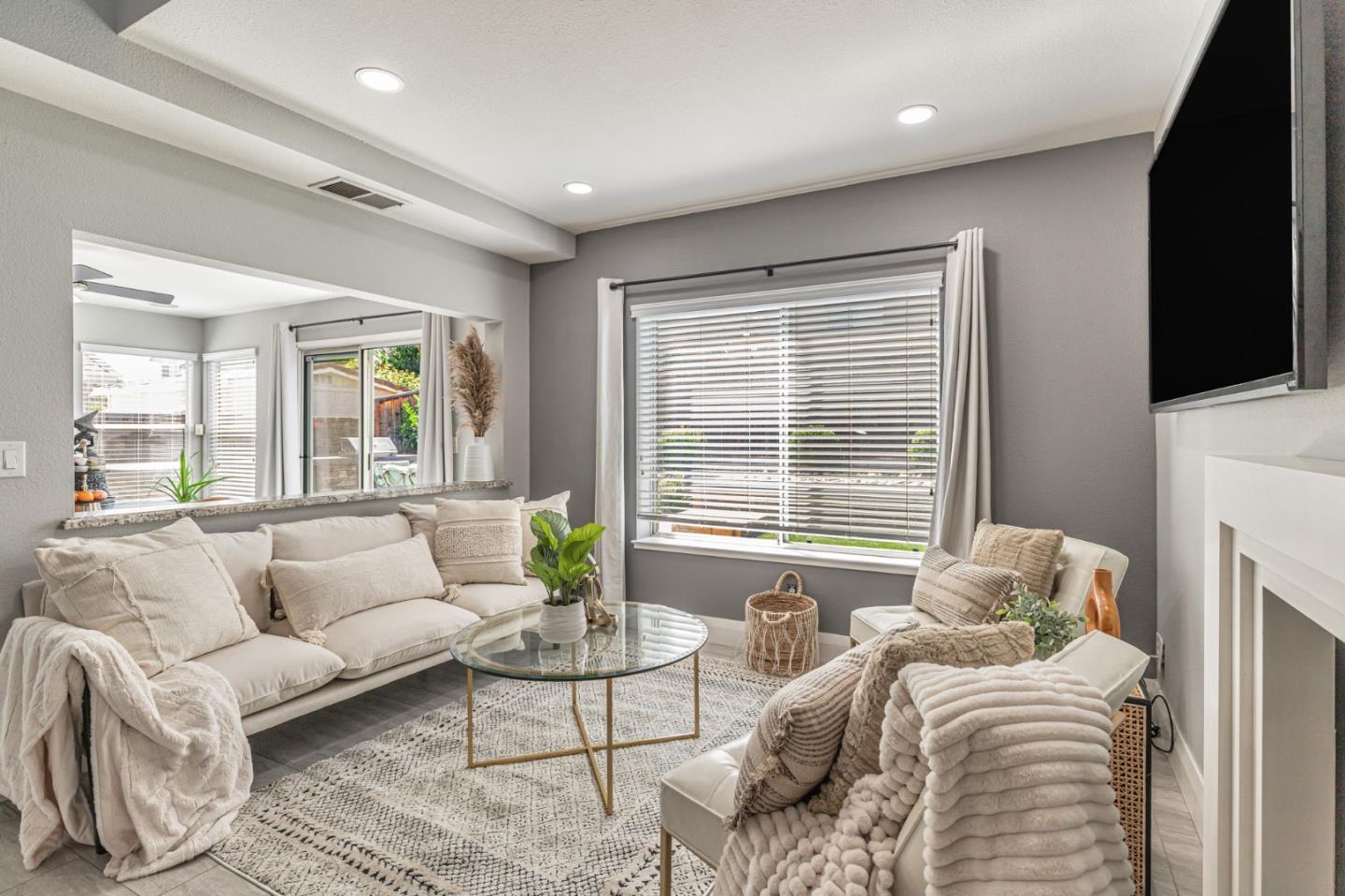 Detail Gallery Image 7 of 43 For 746 Alder St, Gilroy,  CA 95020 - 4 Beds | 2/1 Baths