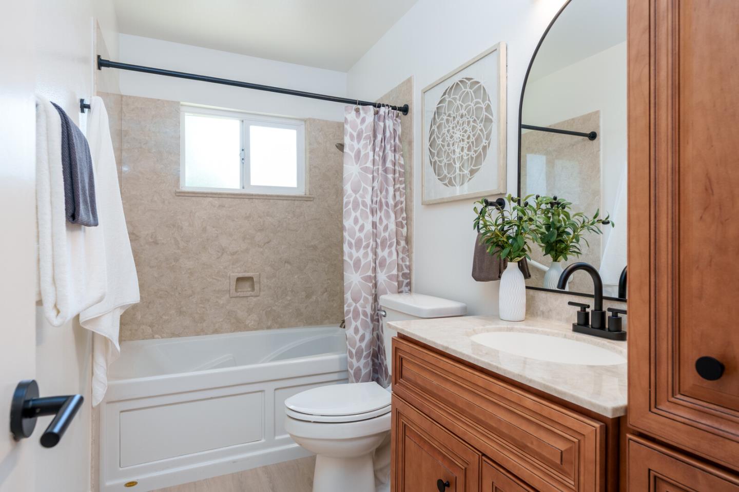 Detail Gallery Image 16 of 25 For 35914 Burning Tree Dr, Newark,  CA 94560 - 3 Beds | 2 Baths
