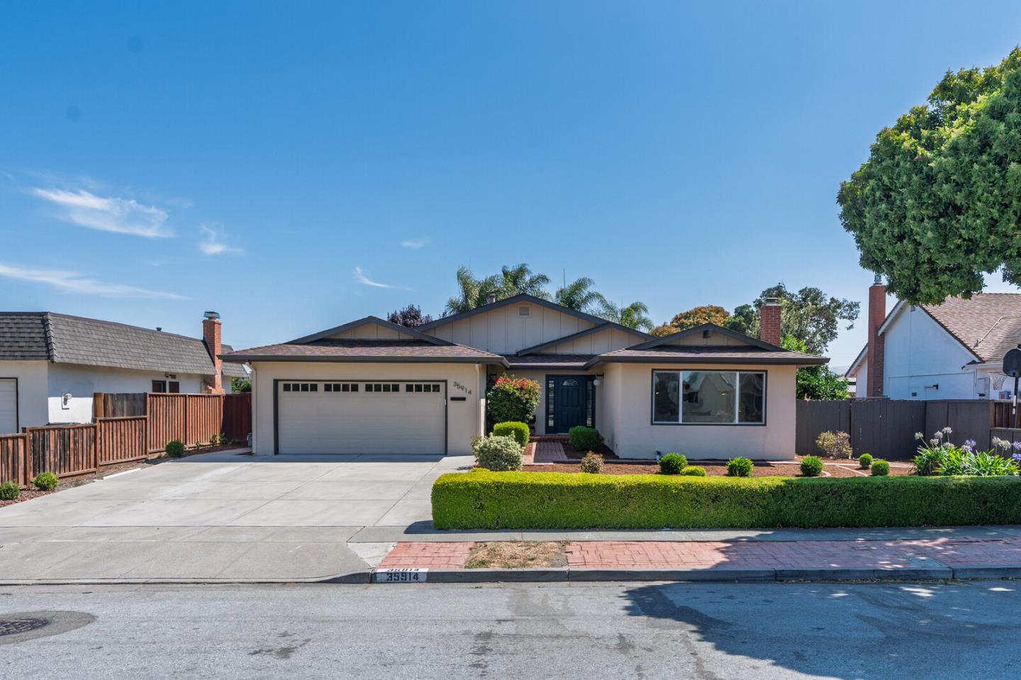 Detail Gallery Image 2 of 25 For 35914 Burning Tree Dr, Newark,  CA 94560 - 3 Beds | 2 Baths