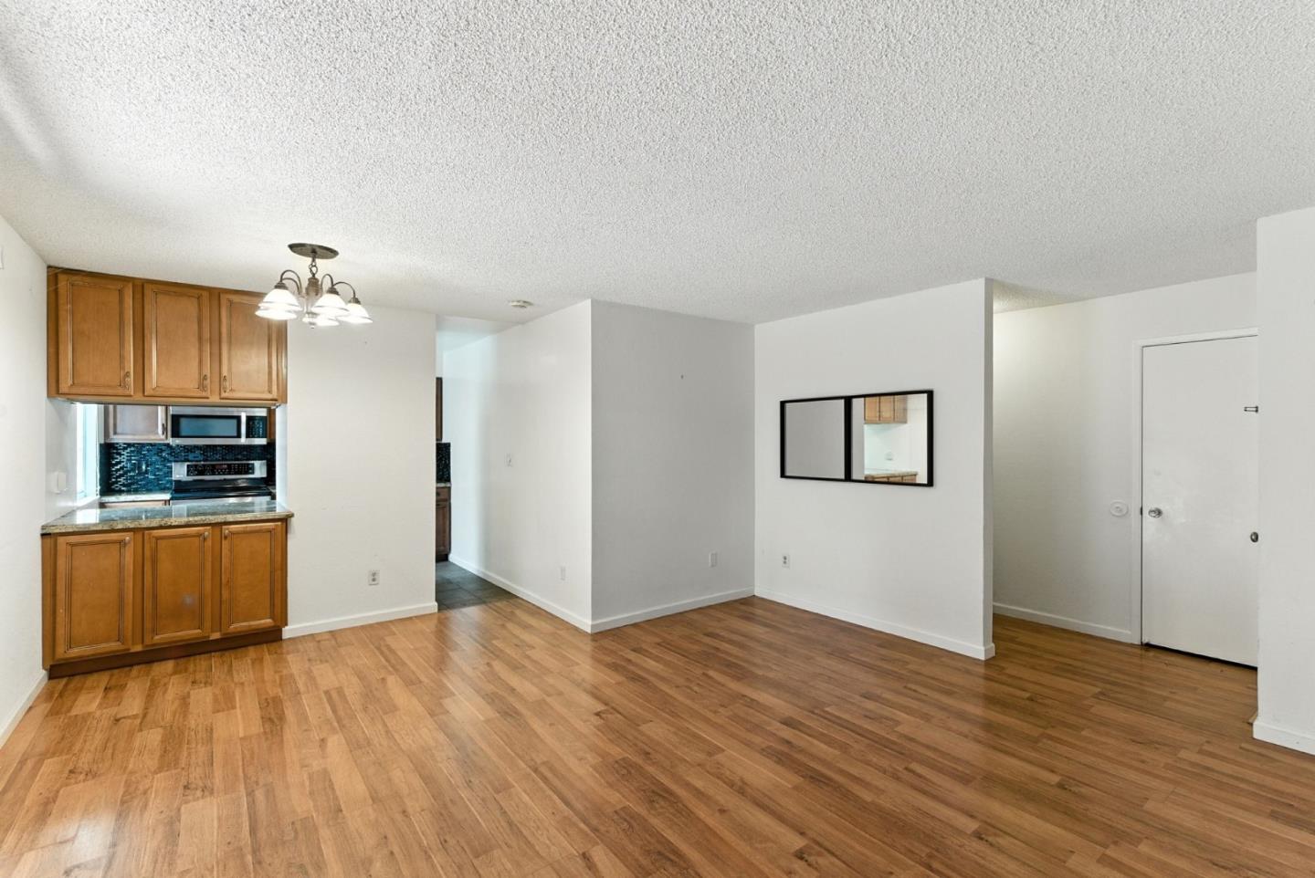 Detail Gallery Image 6 of 21 For 38623 Cherry Ln #201,  Fremont,  CA 94536 - 2 Beds | 1 Baths