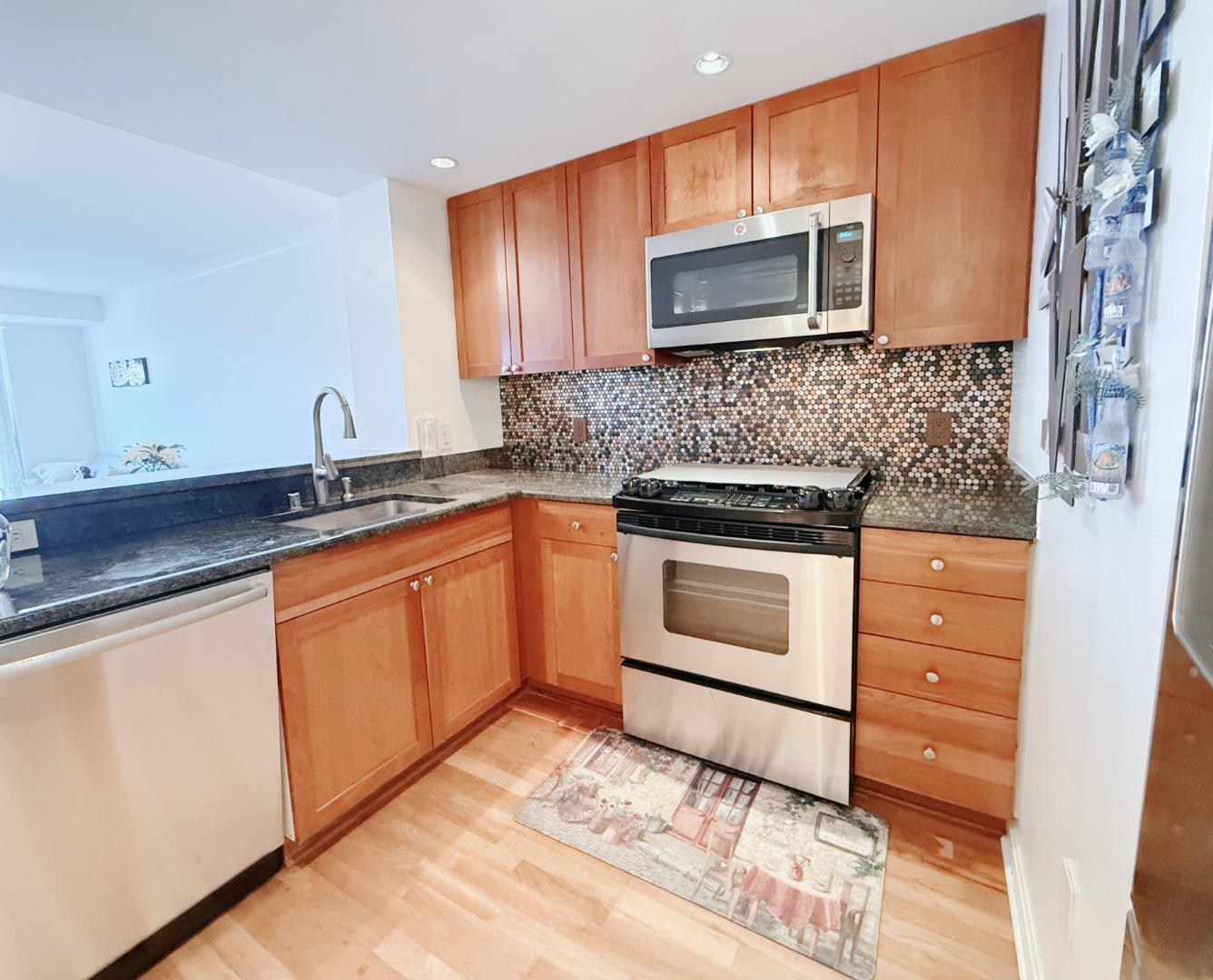 Detail Gallery Image 4 of 26 For 400 Beale St #1102,  San Francisco,  CA 94105 - 1 Beds | 1 Baths