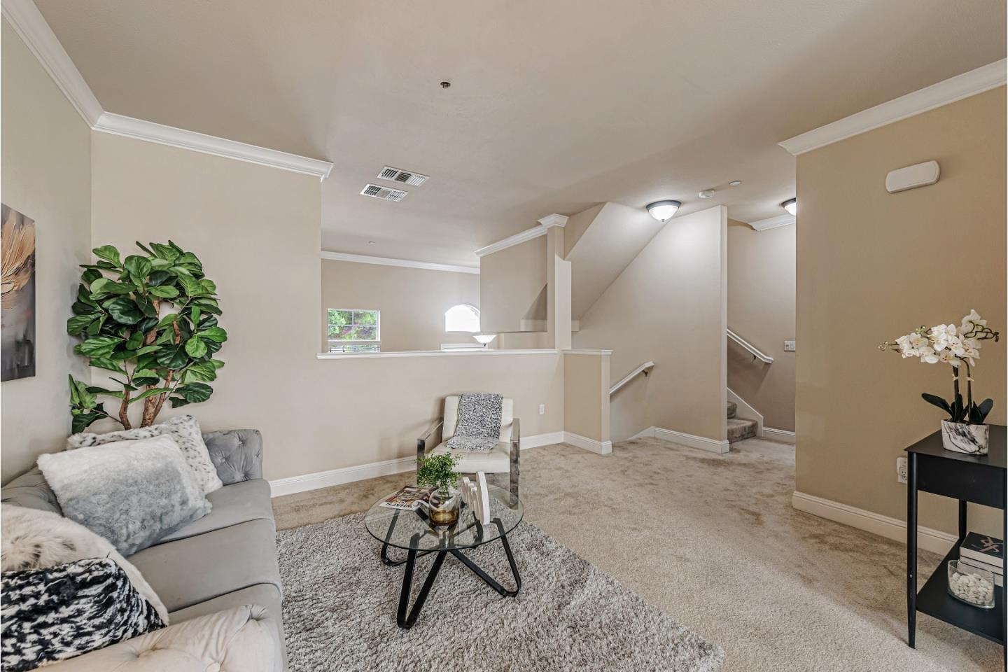 Detail Gallery Image 14 of 52 For 192 Barranca Ter, Sunnyvale,  CA 94086 - 3 Beds | 2/1 Baths