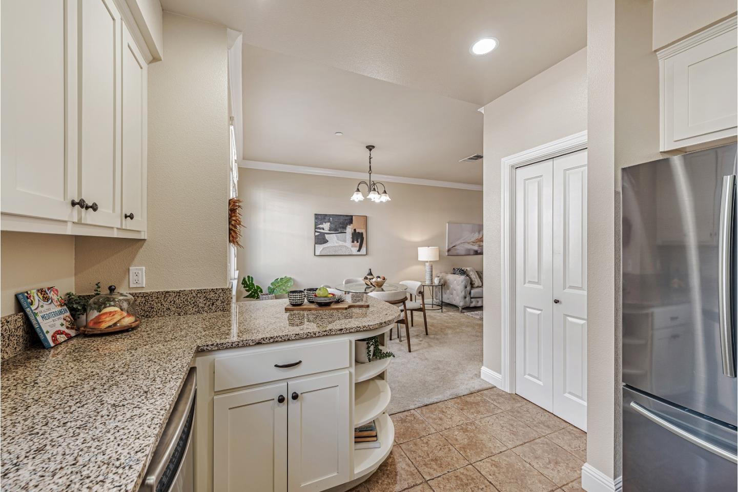 Detail Gallery Image 26 of 52 For 192 Barranca Ter, Sunnyvale,  CA 94086 - 3 Beds | 2/1 Baths