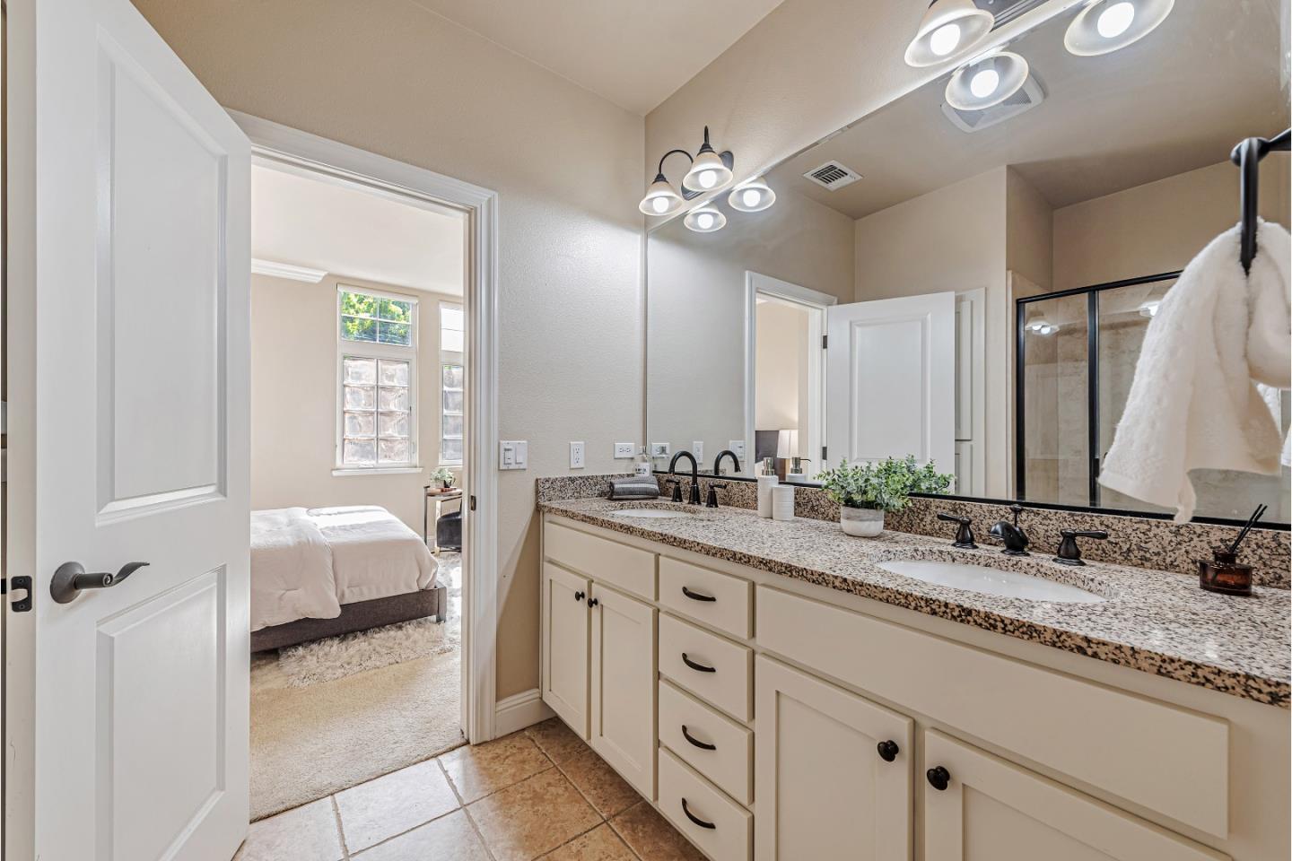 Detail Gallery Image 33 of 52 For 192 Barranca Ter, Sunnyvale,  CA 94086 - 3 Beds | 2/1 Baths