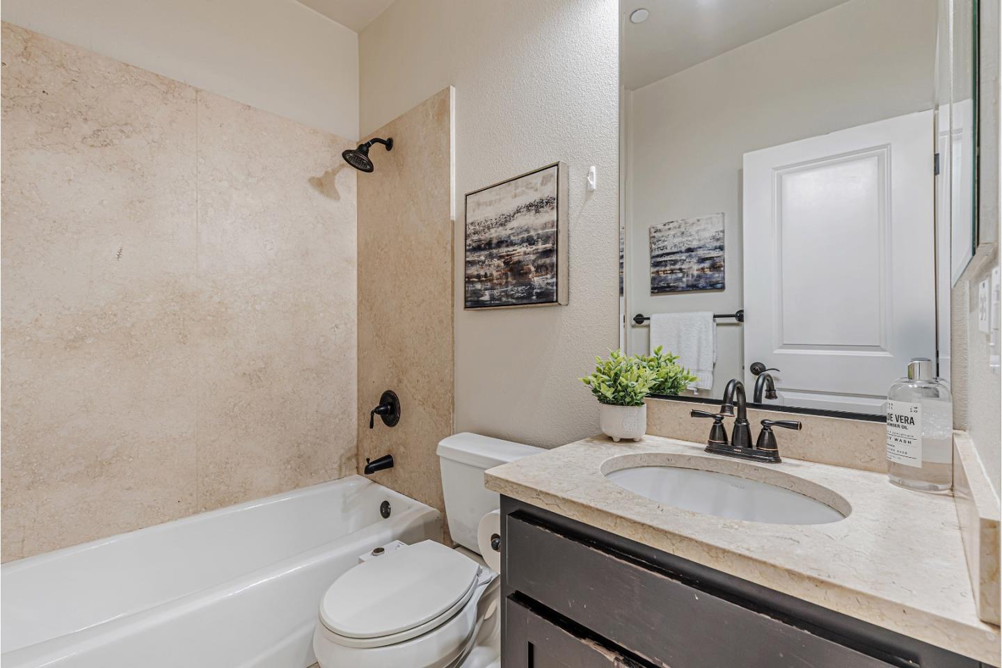 Detail Gallery Image 38 of 52 For 192 Barranca Ter, Sunnyvale,  CA 94086 - 3 Beds | 2/1 Baths