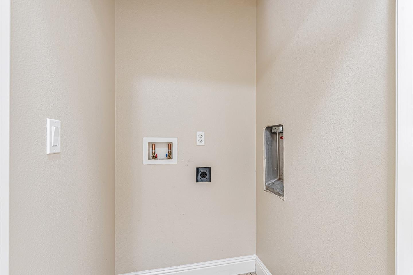 Detail Gallery Image 43 of 52 For 192 Barranca Ter, Sunnyvale,  CA 94086 - 3 Beds | 2/1 Baths