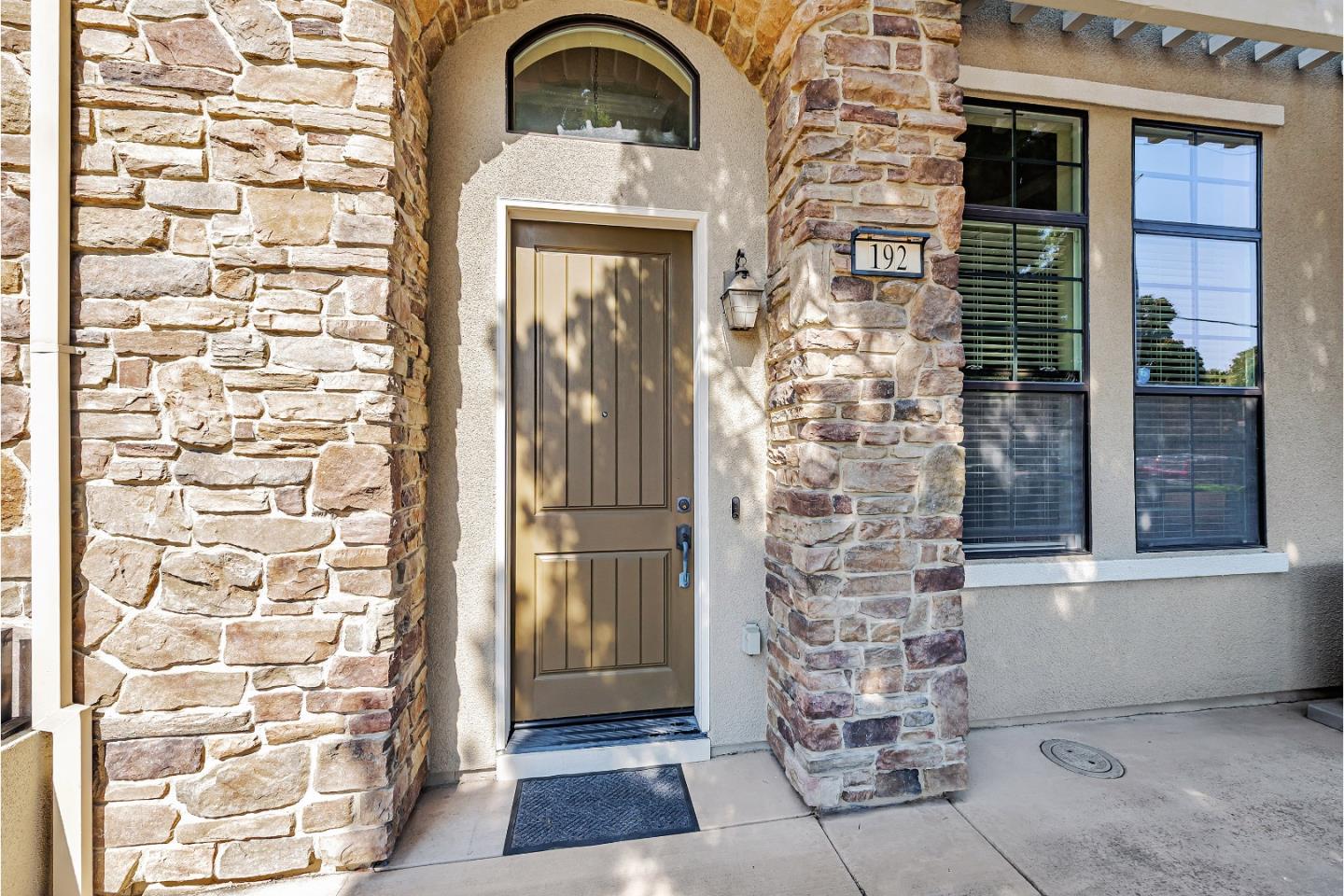 Detail Gallery Image 5 of 52 For 192 Barranca Ter, Sunnyvale,  CA 94086 - 3 Beds | 2/1 Baths