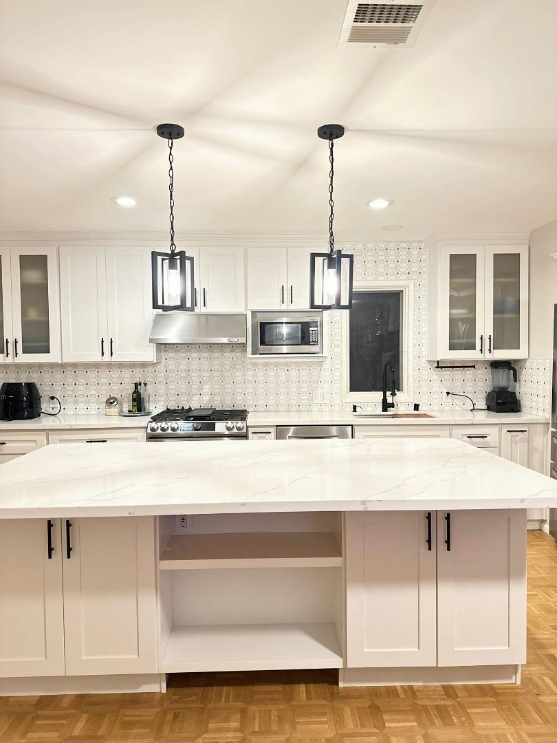 Detail Gallery Image 3 of 29 For 630 Pilgrim Dr, Foster City,  CA 94404 - 4 Beds | 2 Baths