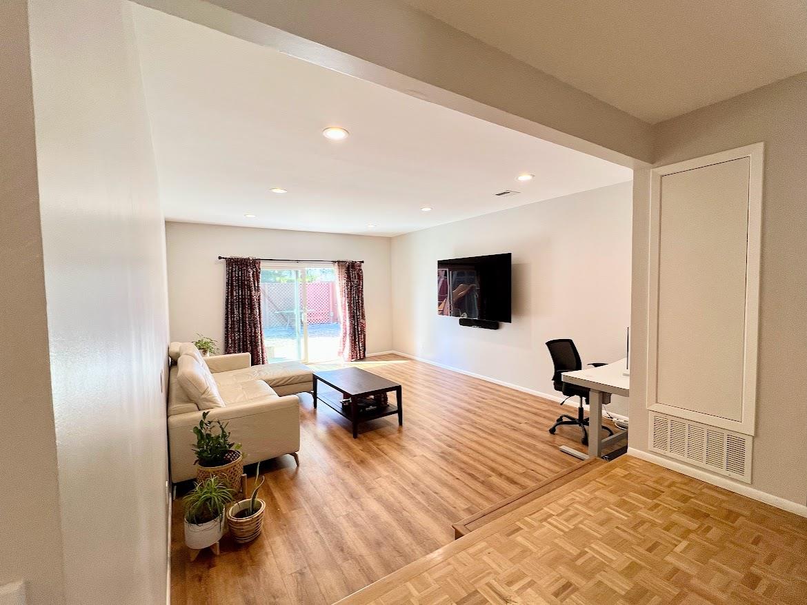 Detail Gallery Image 6 of 29 For 630 Pilgrim Dr, Foster City,  CA 94404 - 4 Beds | 2 Baths