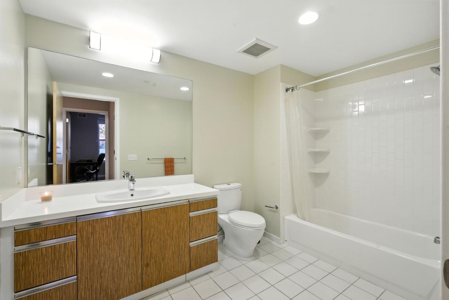Detail Gallery Image 12 of 34 For 5800 3rd St #1105,  San Francisco,  CA 94124 - 2 Beds | 2 Baths