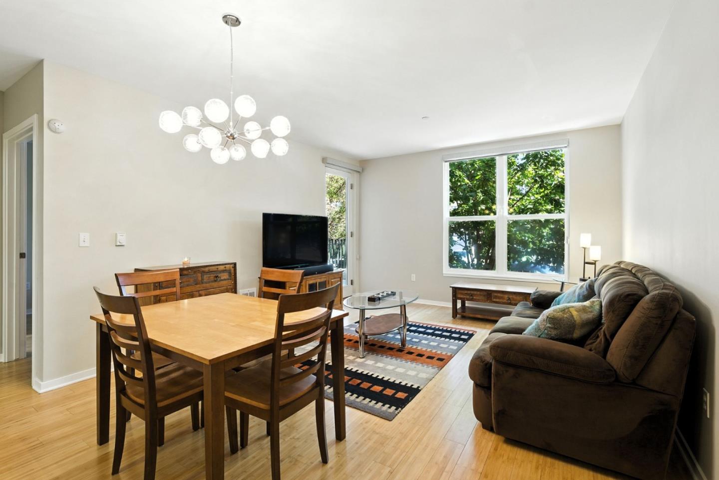 Detail Gallery Image 4 of 34 For 5800 3rd St #1105,  San Francisco,  CA 94124 - 2 Beds | 2 Baths