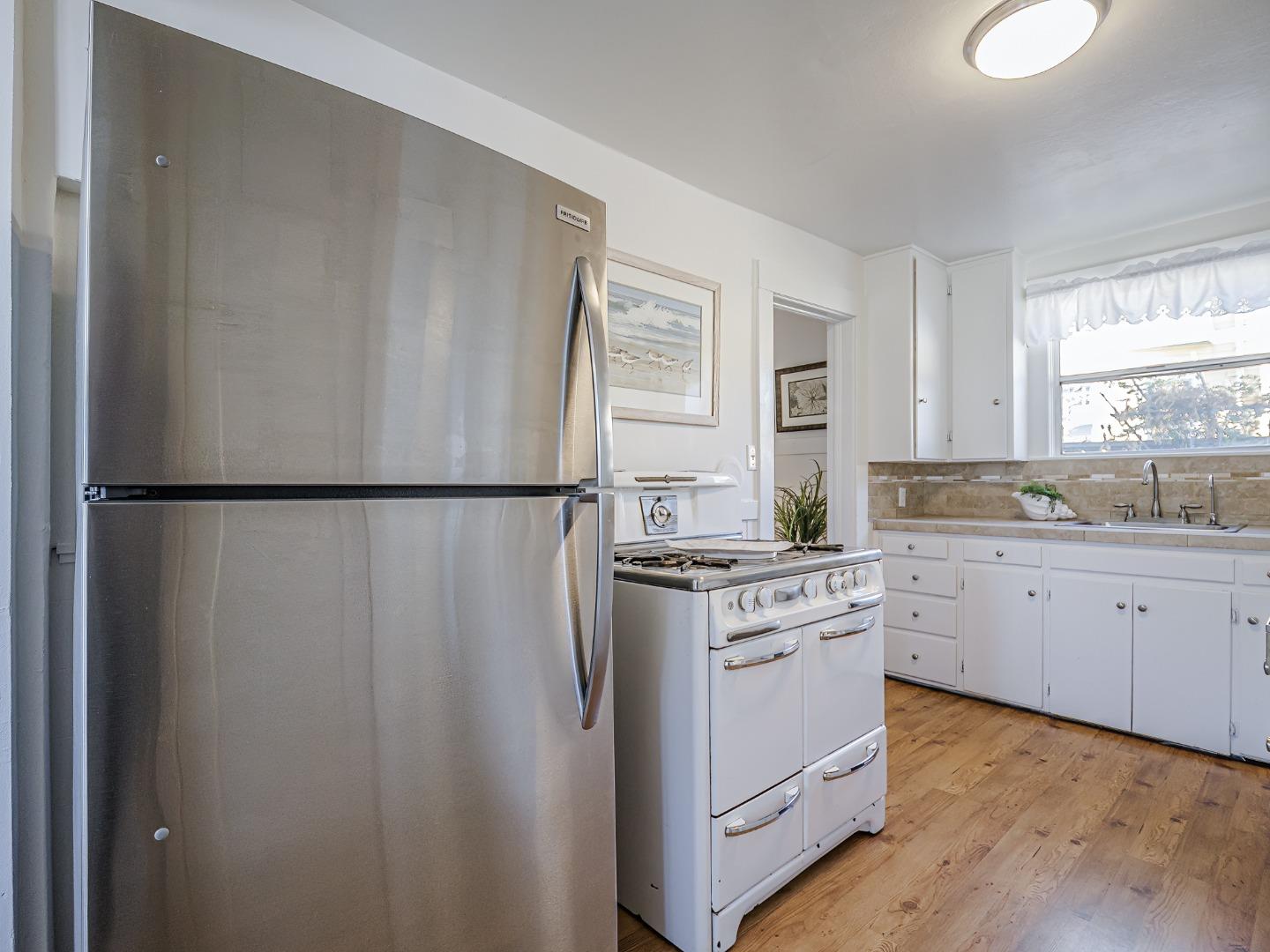Detail Gallery Image 18 of 49 For 614 Poplar Ave, Santa Cruz,  CA 95062 - 3 Beds | 1 Baths