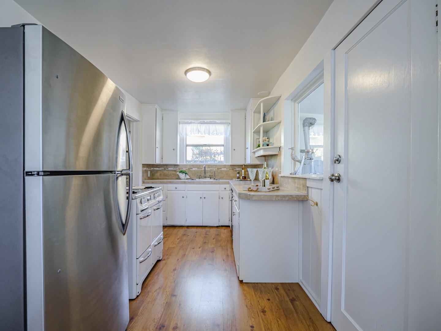 Detail Gallery Image 19 of 49 For 614 Poplar Ave, Santa Cruz,  CA 95062 - 3 Beds | 1 Baths