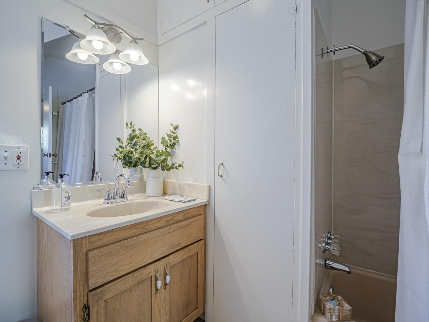 Detail Gallery Image 25 of 49 For 614 Poplar Ave, Santa Cruz,  CA 95062 - 3 Beds | 1 Baths