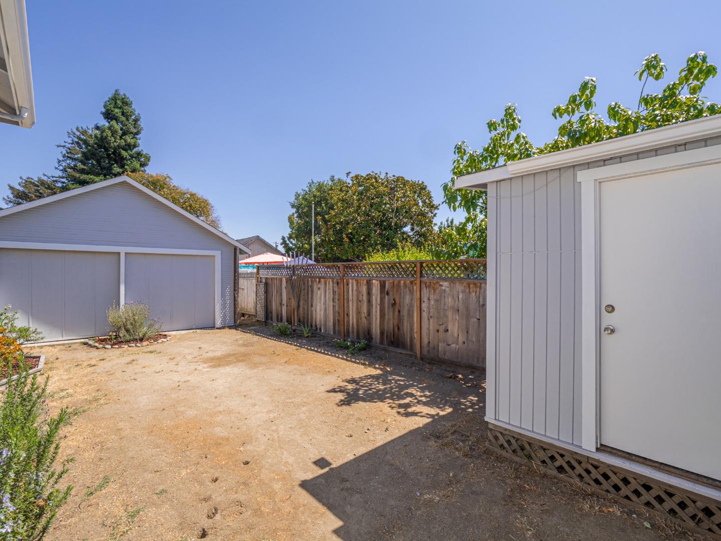 Detail Gallery Image 35 of 49 For 614 Poplar Ave, Santa Cruz,  CA 95062 - 3 Beds | 1 Baths