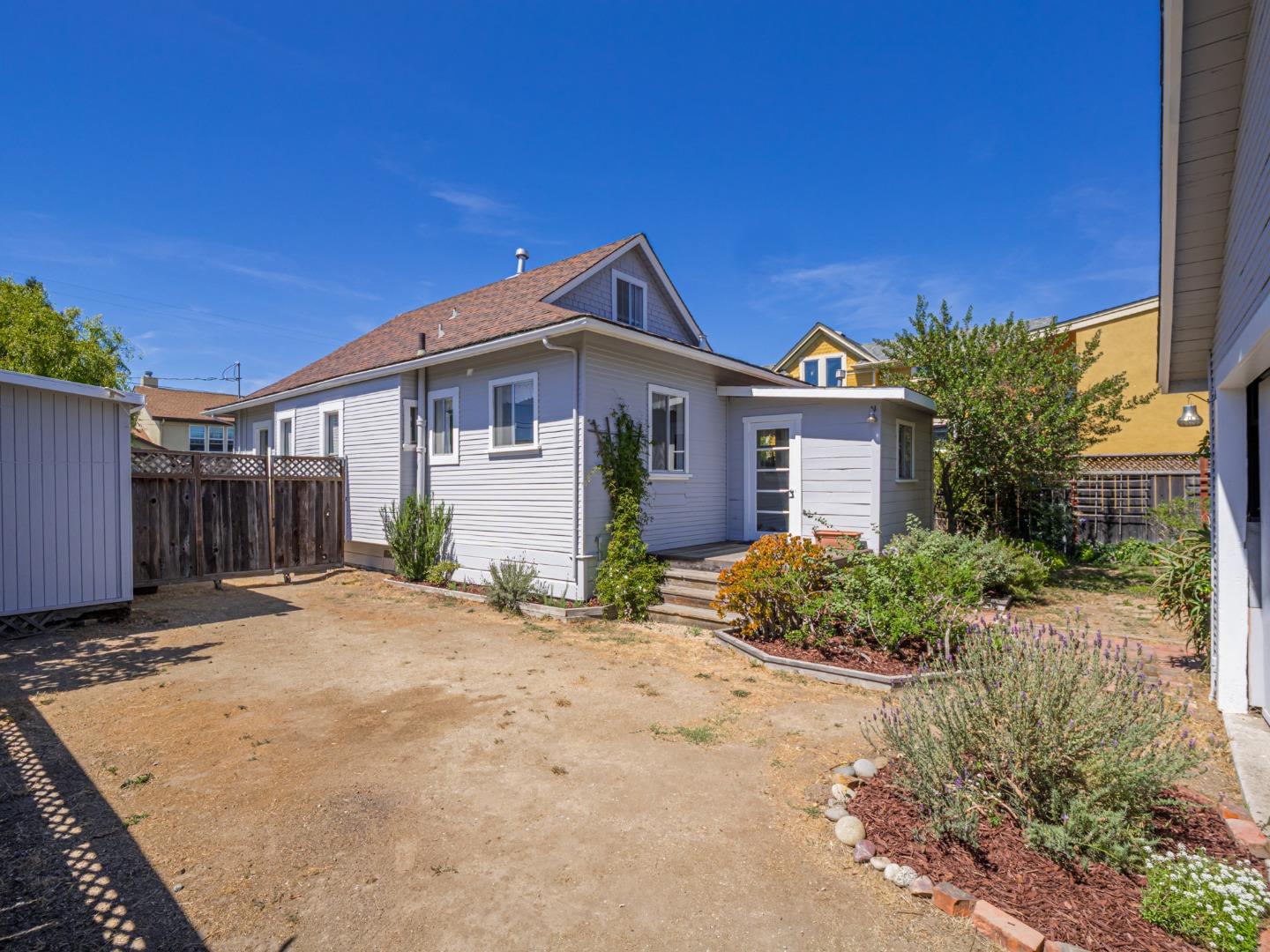 Detail Gallery Image 38 of 49 For 614 Poplar Ave, Santa Cruz,  CA 95062 - 3 Beds | 1 Baths