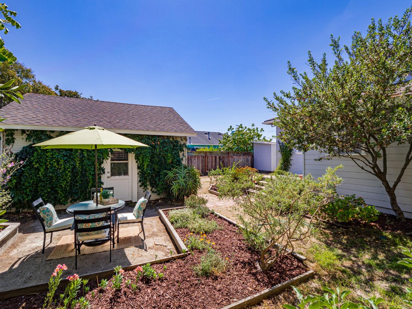 Detail Gallery Image 47 of 49 For 614 Poplar Ave, Santa Cruz,  CA 95062 - 3 Beds | 1 Baths