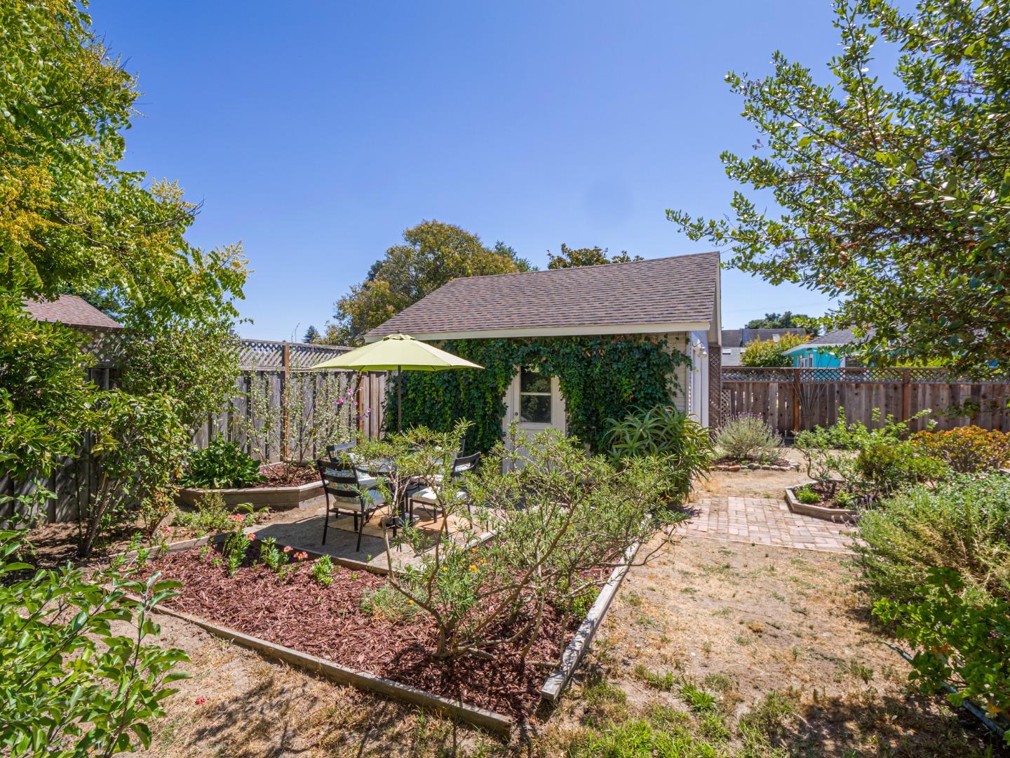 Detail Gallery Image 48 of 49 For 614 Poplar Ave, Santa Cruz,  CA 95062 - 3 Beds | 1 Baths