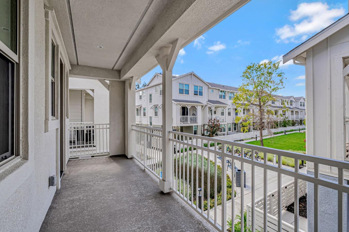 Detail Gallery Image 10 of 17 For 231 Oak Cir, Walnut Creek,  CA 94597 - 4 Beds | 3/1 Baths
