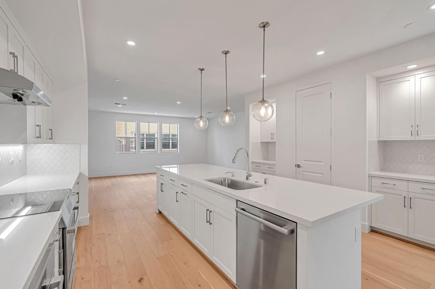 Detail Gallery Image 11 of 17 For 231 Oak Cir, Walnut Creek,  CA 94597 - 4 Beds | 3/1 Baths
