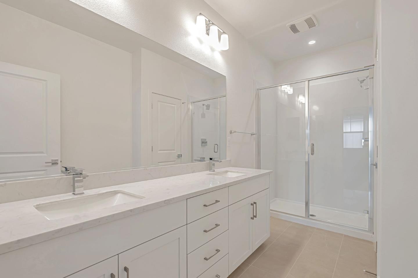 Detail Gallery Image 15 of 17 For 231 Oak Cir, Walnut Creek,  CA 94597 - 4 Beds | 3/1 Baths