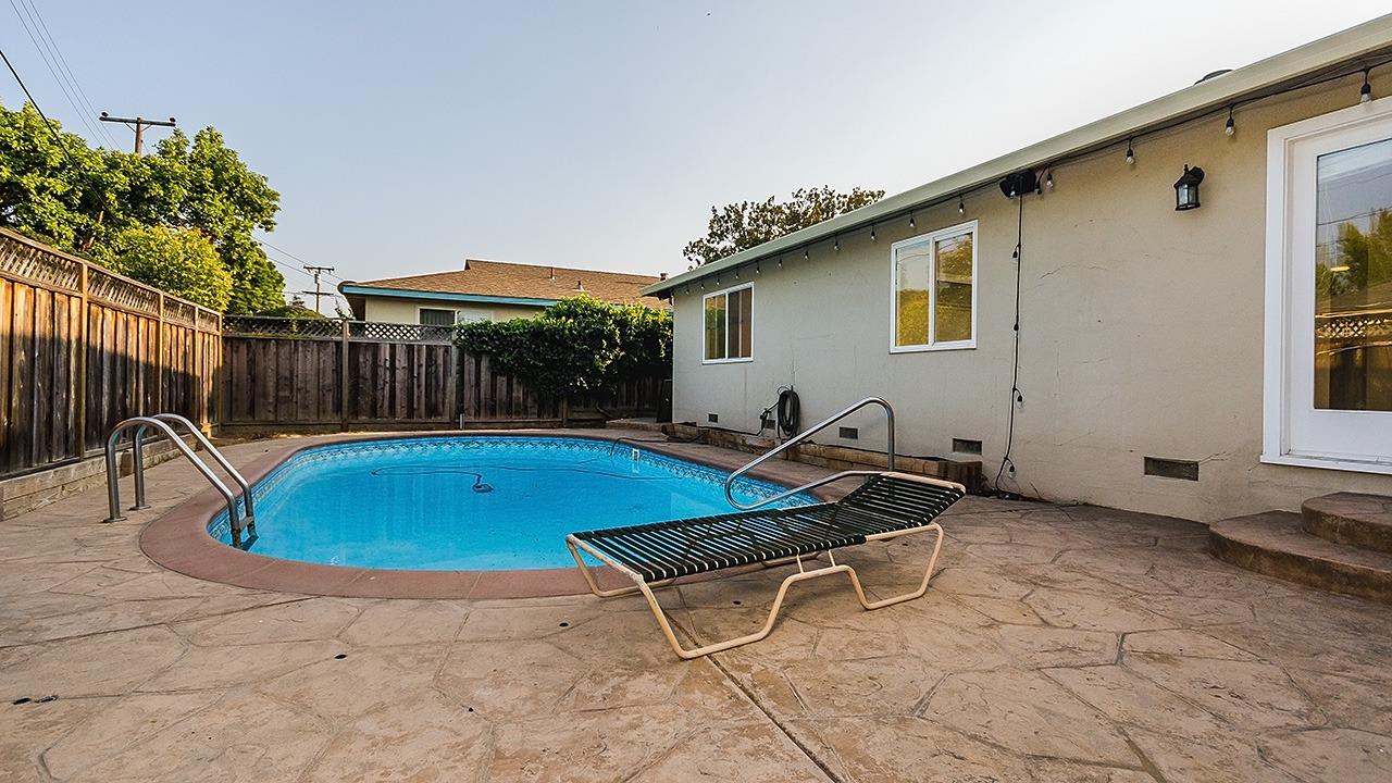 Detail Gallery Image 17 of 19 For 826 Orange Ave, Sunnyvale,  CA 94087 - 3 Beds | 2 Baths