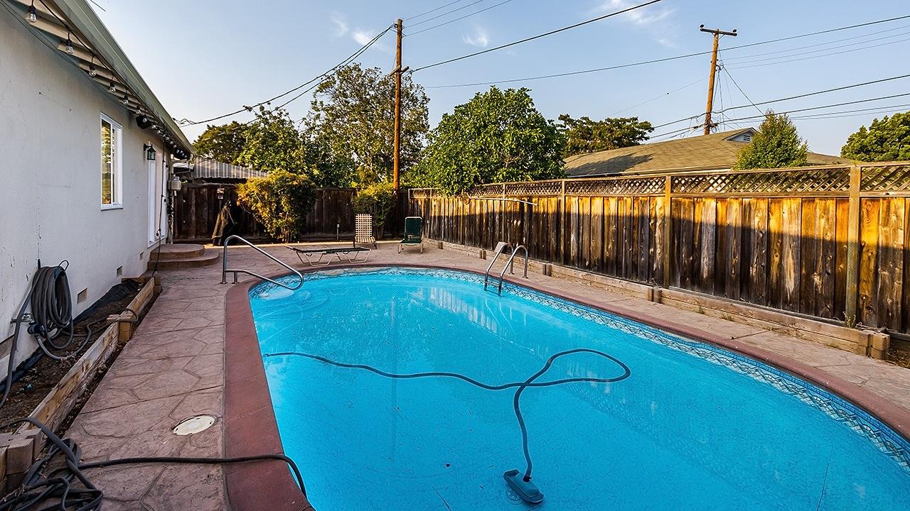 Detail Gallery Image 18 of 19 For 826 Orange Ave, Sunnyvale,  CA 94087 - 3 Beds | 2 Baths