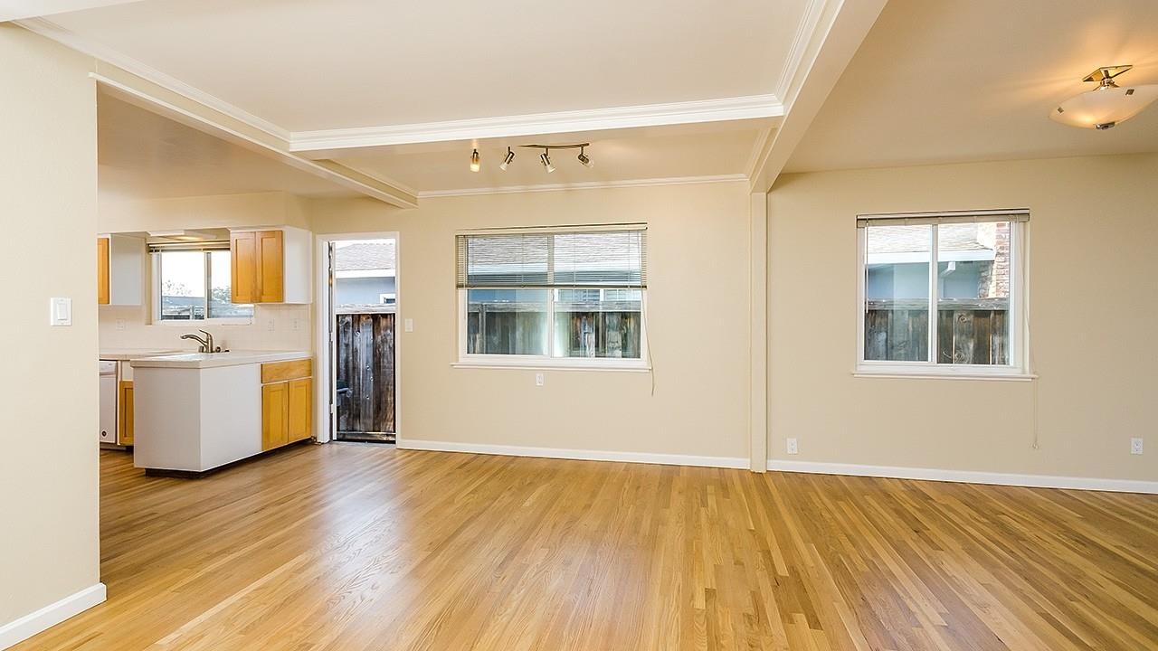 Detail Gallery Image 6 of 19 For 826 Orange Ave, Sunnyvale,  CA 94087 - 3 Beds | 2 Baths
