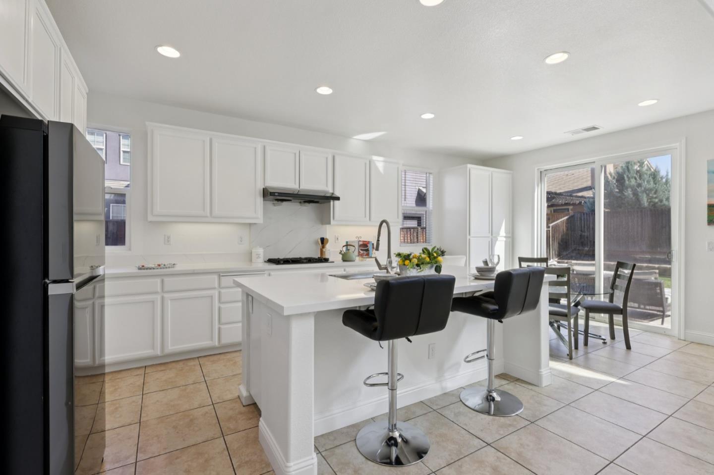 Detail Gallery Image 12 of 56 For 2942 Safford Ave, Tracy,  CA 95377 - 4 Beds | 3 Baths
