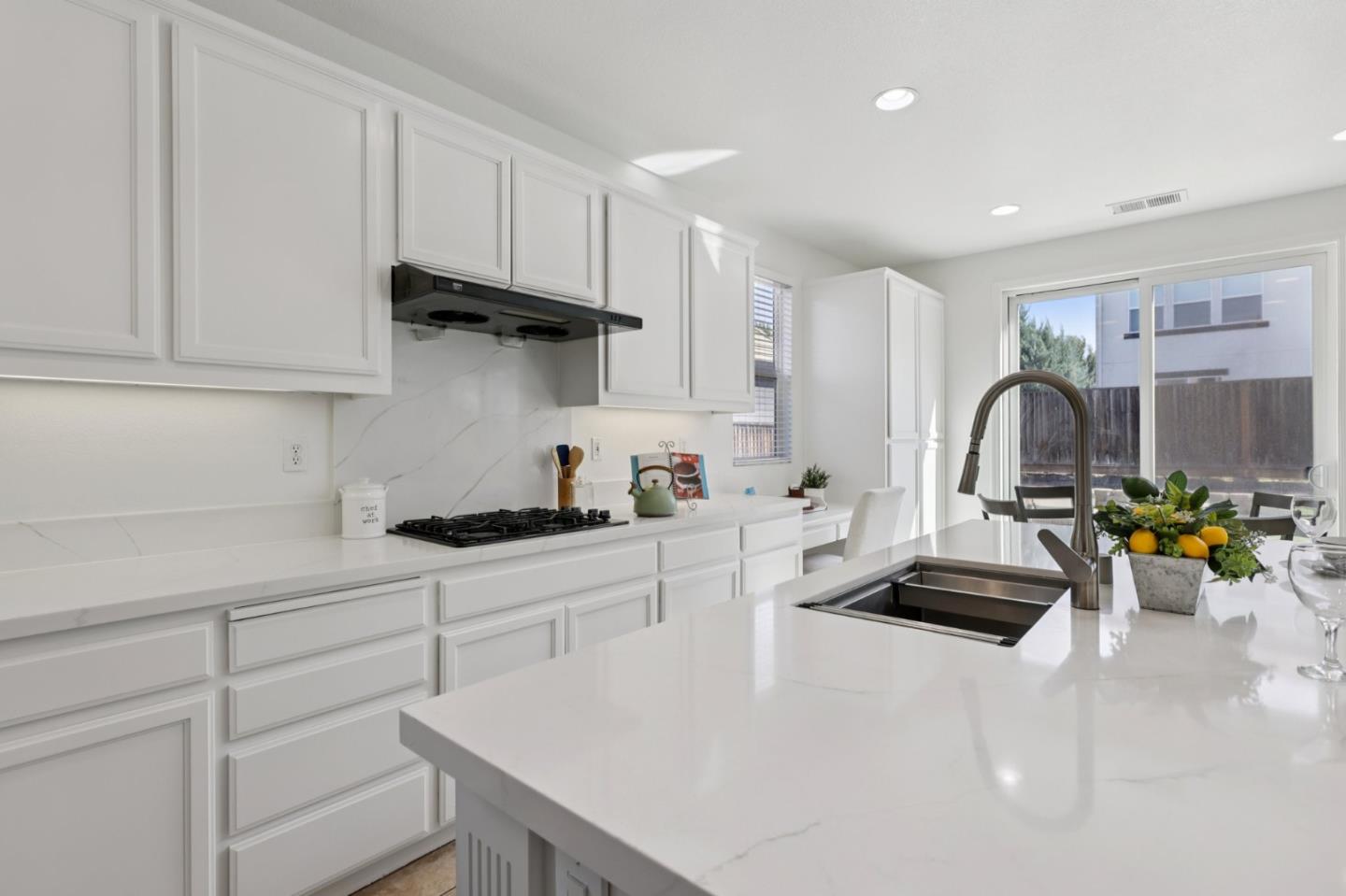Detail Gallery Image 14 of 56 For 2942 Safford Ave, Tracy,  CA 95377 - 4 Beds | 3 Baths
