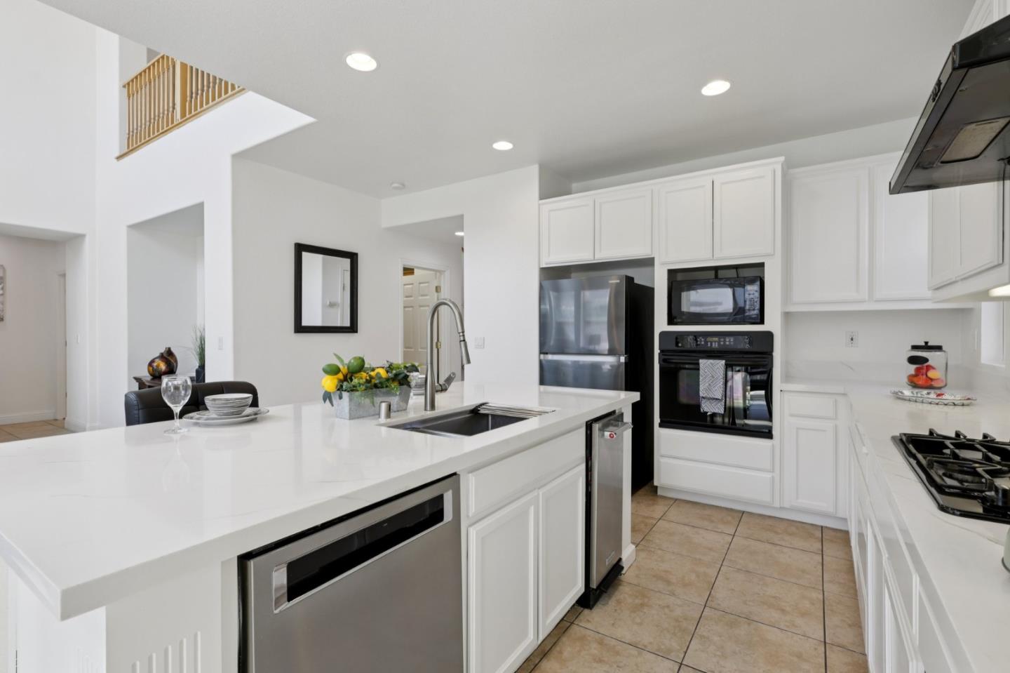Detail Gallery Image 16 of 56 For 2942 Safford Ave, Tracy,  CA 95377 - 4 Beds | 3 Baths