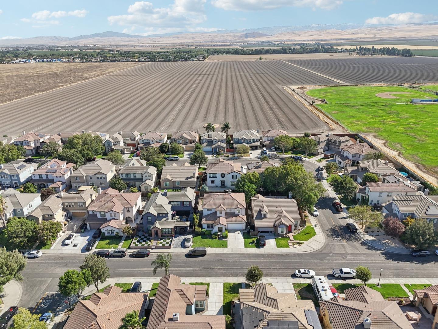 Detail Gallery Image 48 of 56 For 2942 Safford Ave, Tracy,  CA 95377 - 4 Beds | 3 Baths