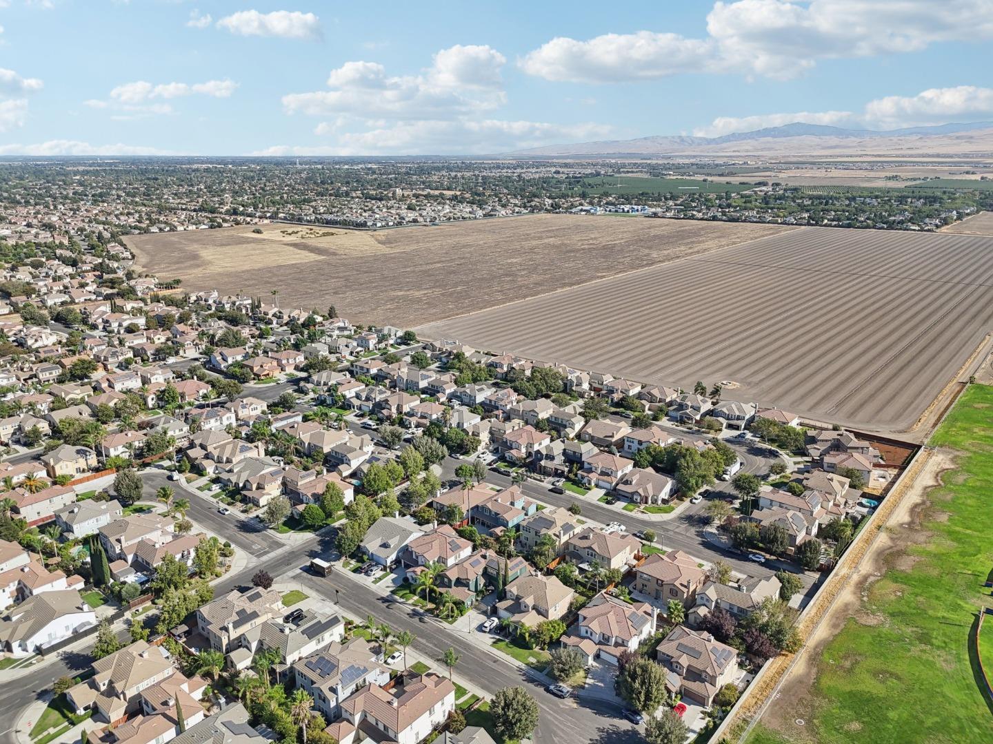 Detail Gallery Image 51 of 56 For 2942 Safford Ave, Tracy,  CA 95377 - 4 Beds | 3 Baths