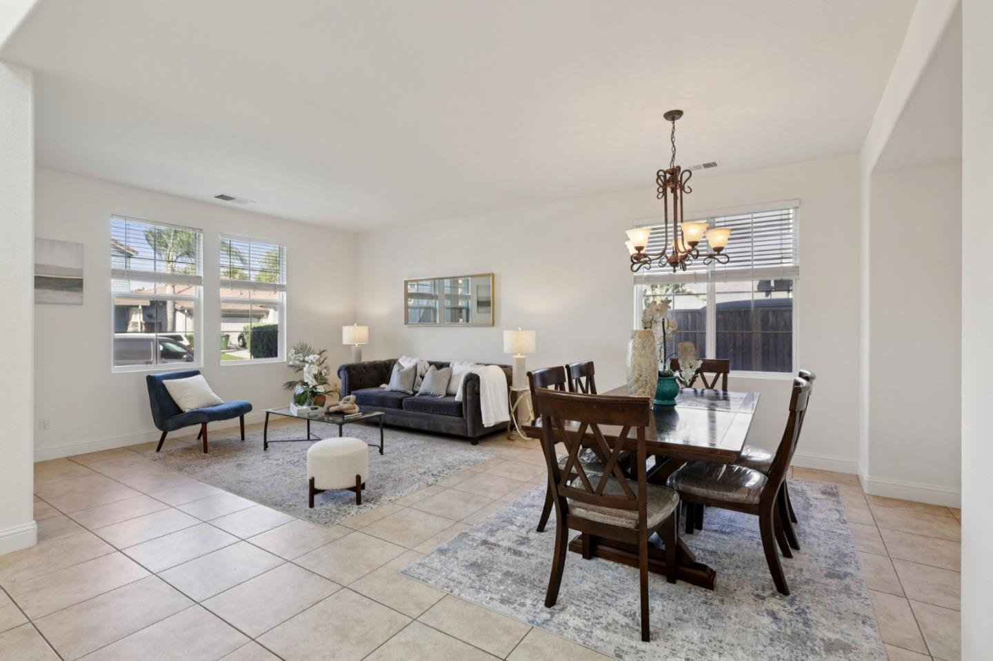 Detail Gallery Image 7 of 56 For 2942 Safford Ave, Tracy,  CA 95377 - 4 Beds | 3 Baths