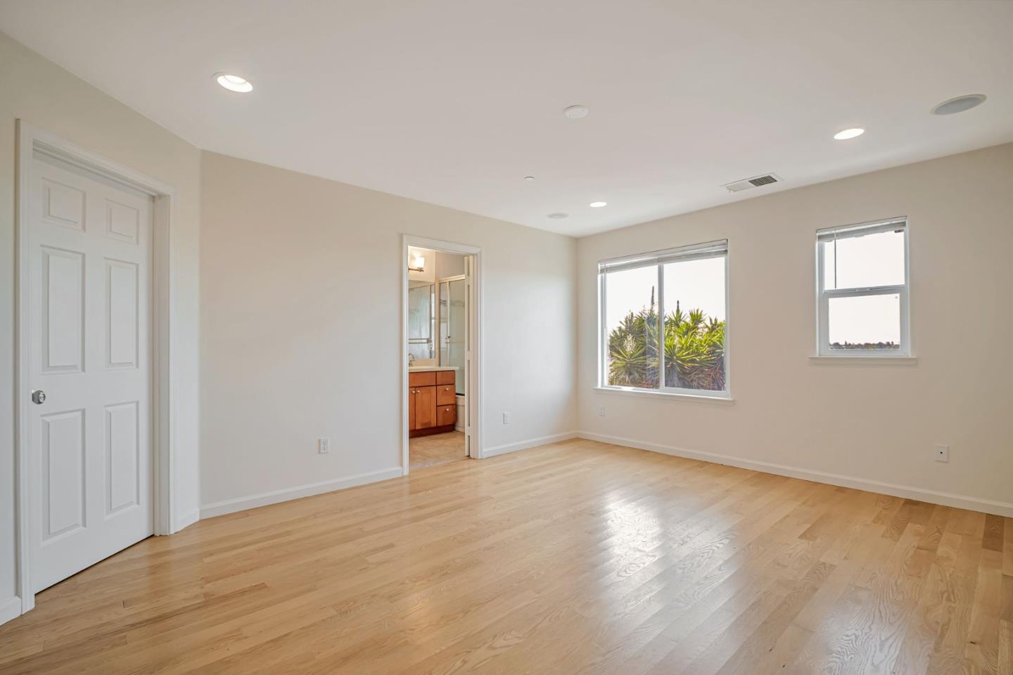 Detail Gallery Image 18 of 33 For 15683 Liberty St, San Leandro,  CA 94578 - 3 Beds | 3/1 Baths